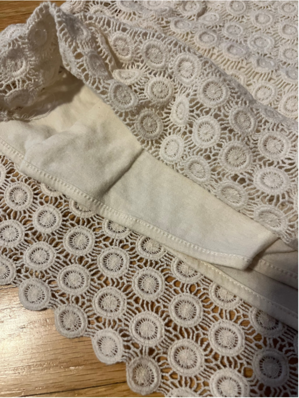 Women's Lilis Closet cream Lace Blouse with Black Collar, Size L - Picture 3 of 6